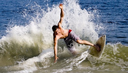 开云体育在线-迪巴拉，从罗马暗影到巴西利剑，一记弧线改写足球版图