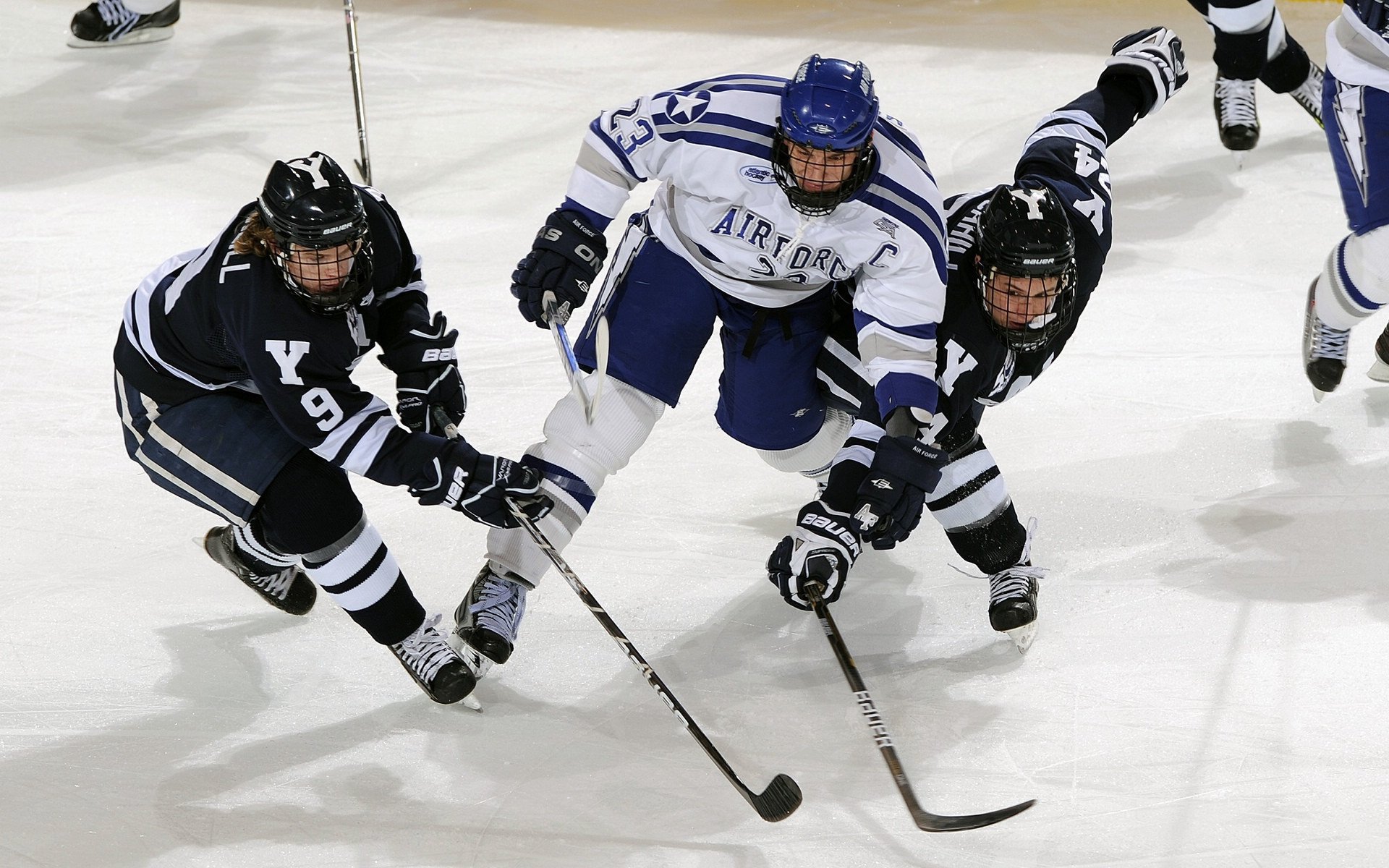 阿坎吉的沉默与雷恩的惊雷，当悬念在哨响前死亡