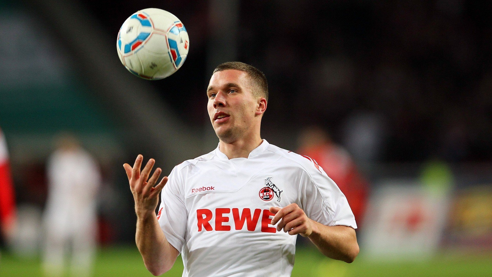 英超争冠之夜，约基奇冠军级表现，体育如何重燃人类最原始的集体心跳？