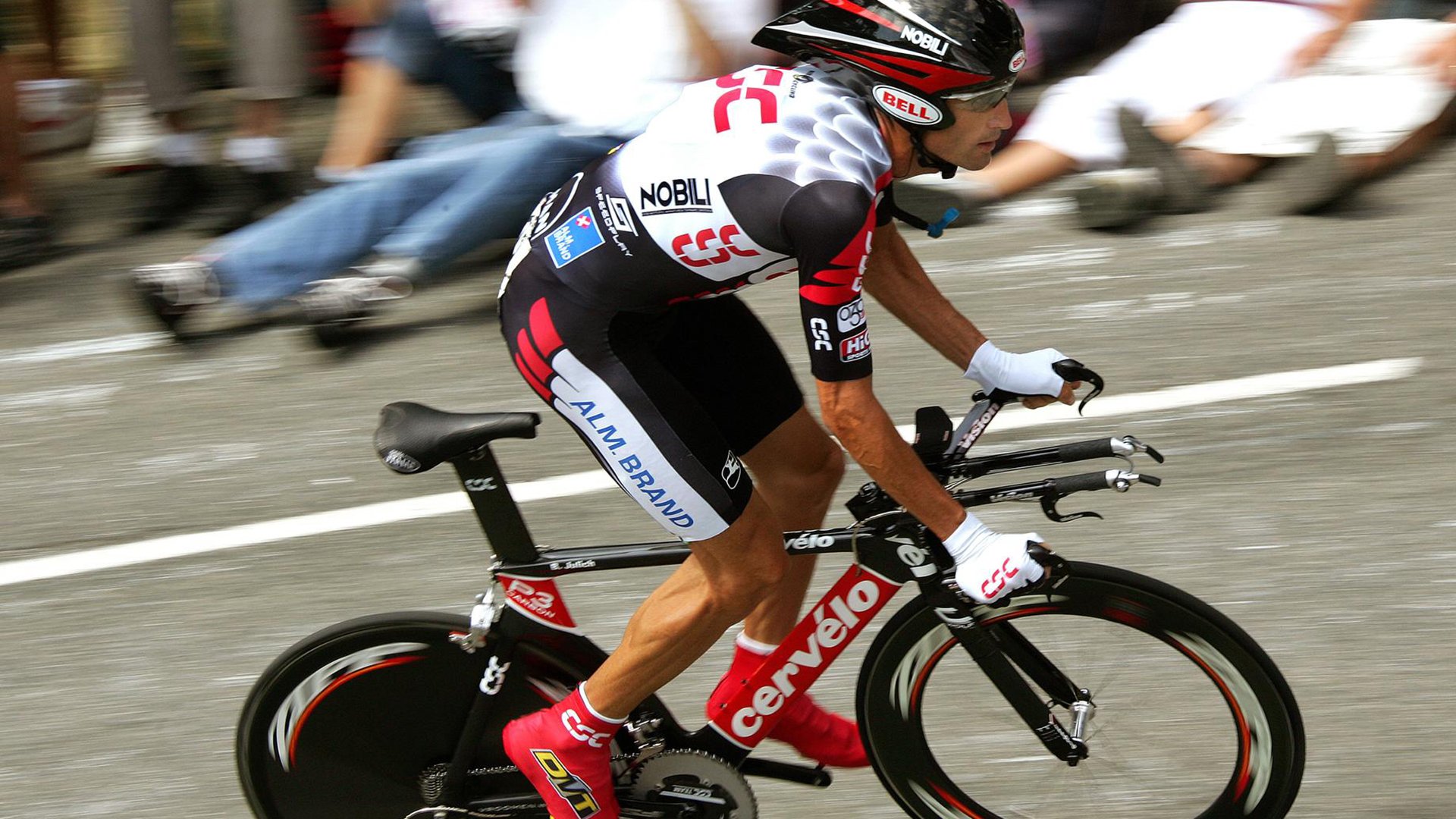 广东队强压太阳,爱德华兹状态火热,当东方铁血遇上美式烈焰